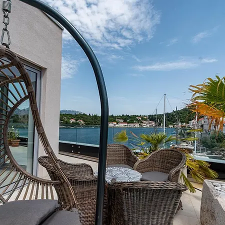Suartini Apartment *